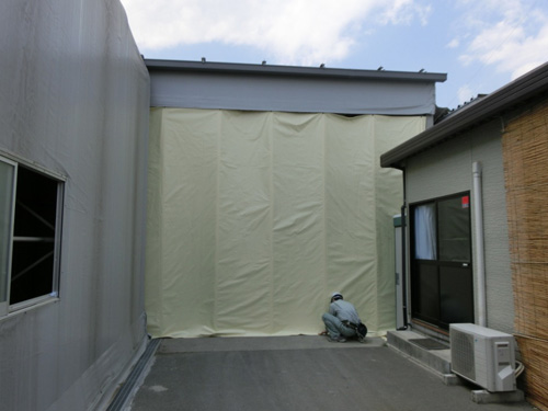 粉塵対策のスライドカーテン（耐候生地ハリケーン）外側