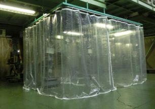 工場内の粉塵対策にビニールカーテン（鉄骨の加工・設置も）