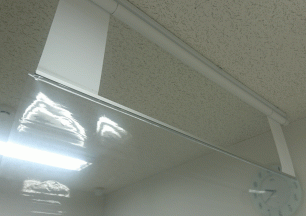 FA38改は飛沫を防ぎつつ上部に隙間を設けて空気の流れを確保し、さらにシートの交換が容易に可能です