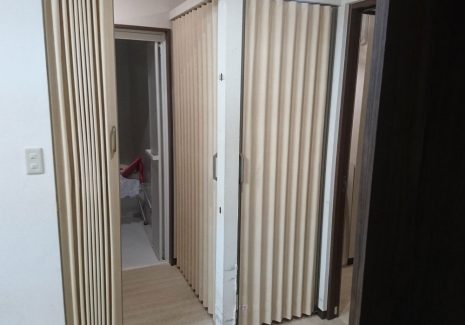 住宅用アコーディオンドアを設置